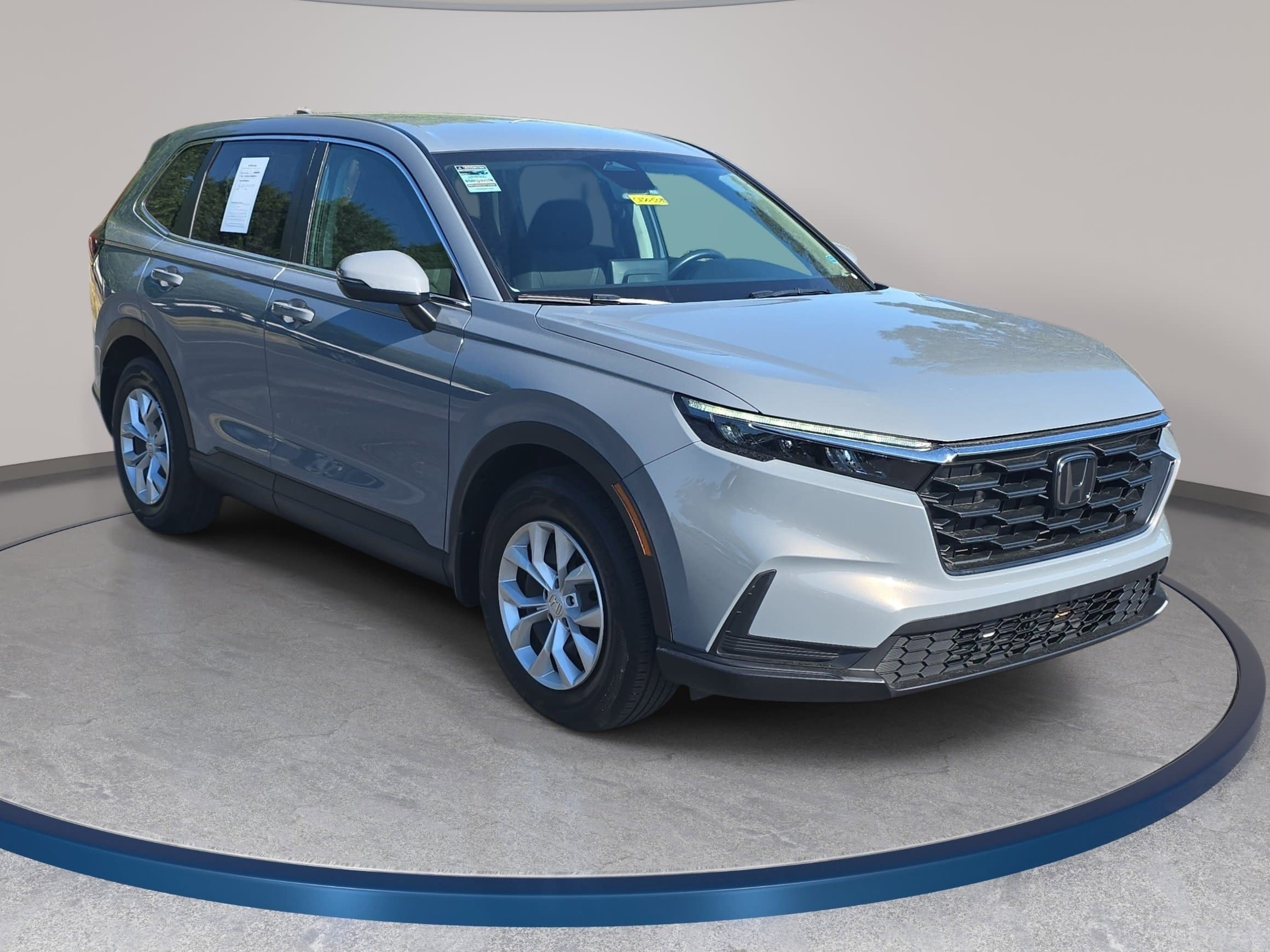 Used 2025 Honda CR-V LX image 3