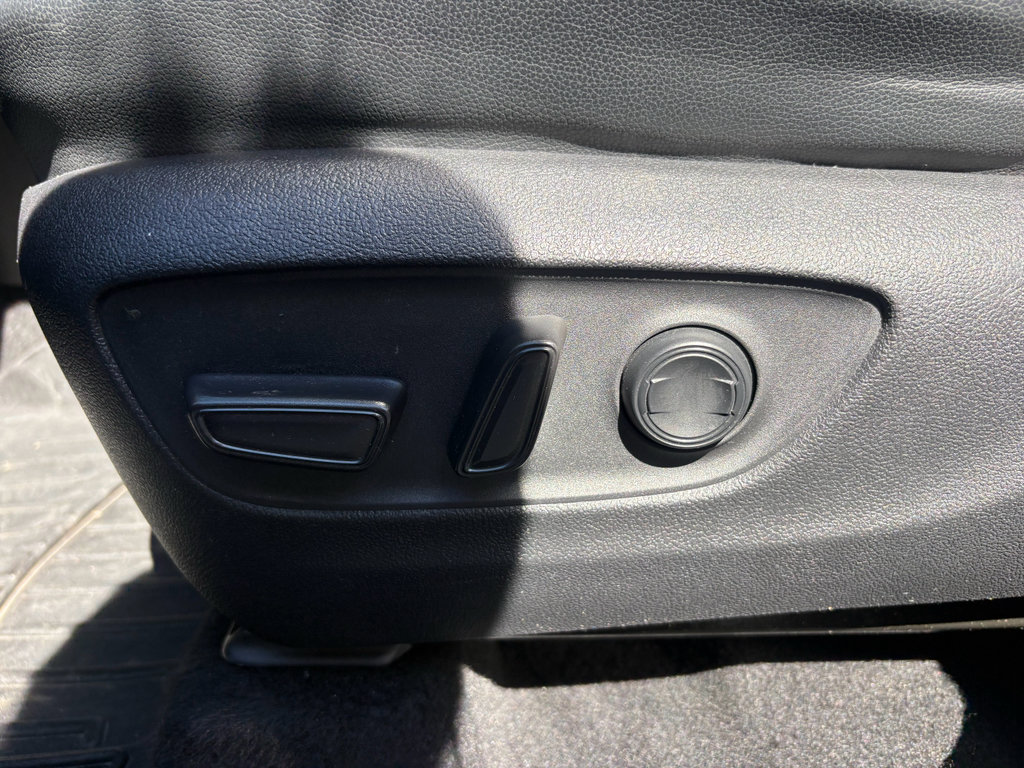 Used 2021 Toyota Highlander XLE image 26