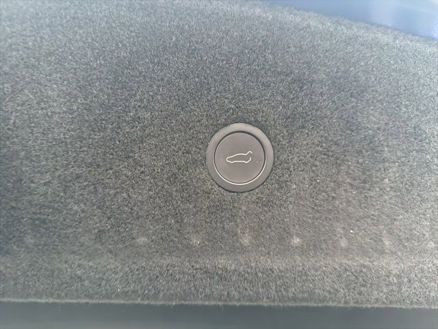 Used 2021 Tesla Model S Plaid image 10