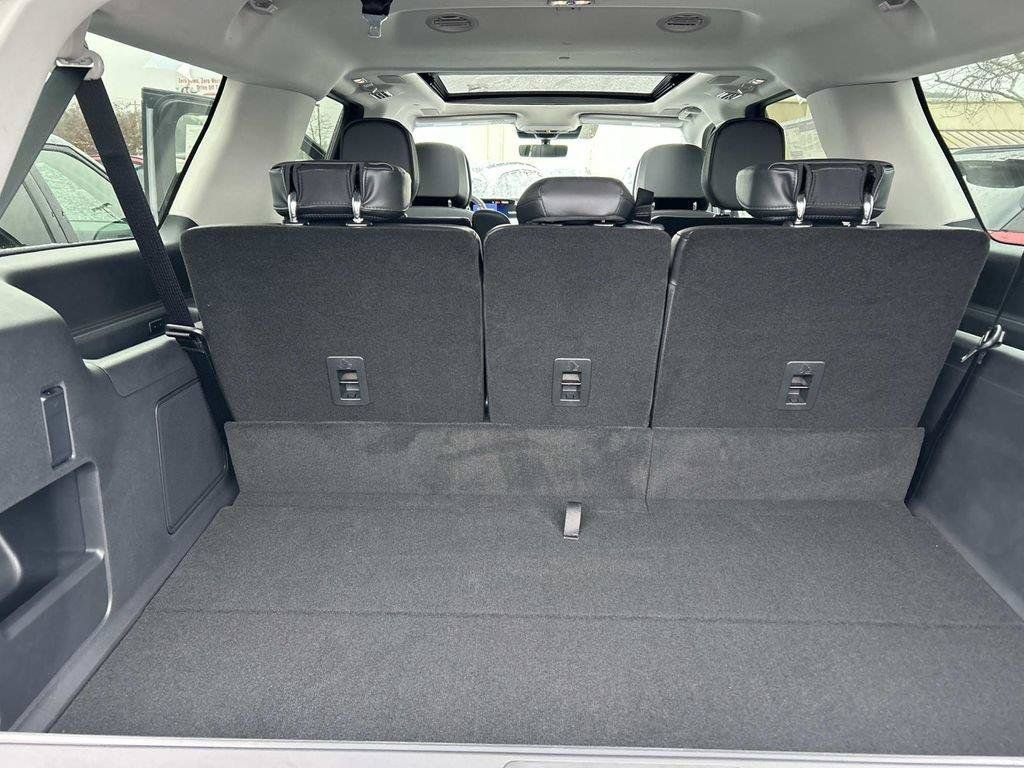 New 2026 Lincoln Navigator L Reserve AWD/4WD image 16