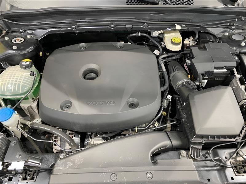 Used 2022 Volvo XC40 T5 Momentum AWD/4WD image 21