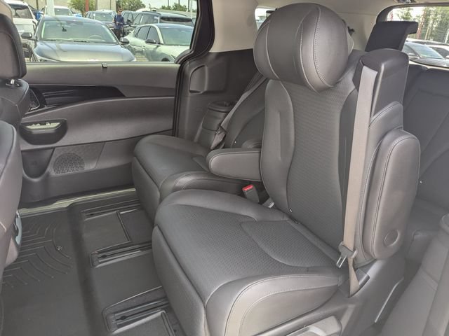 Certified 2026 Kia Carnival SX Prestige FWD image 12