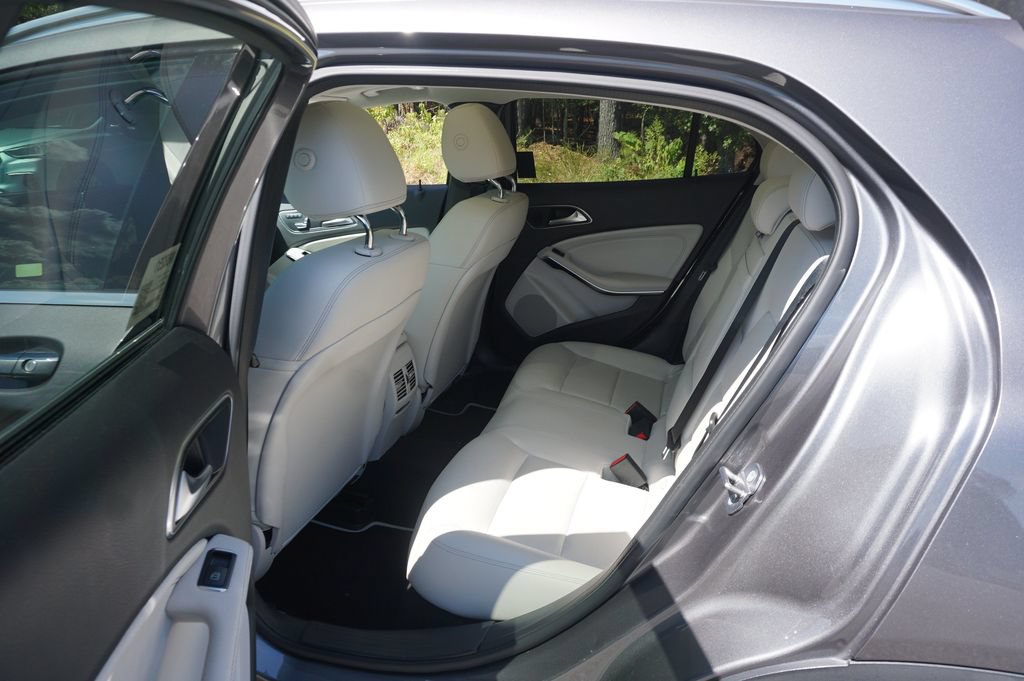 Used 2018 Mercedes-Benz GLA 250 image 14