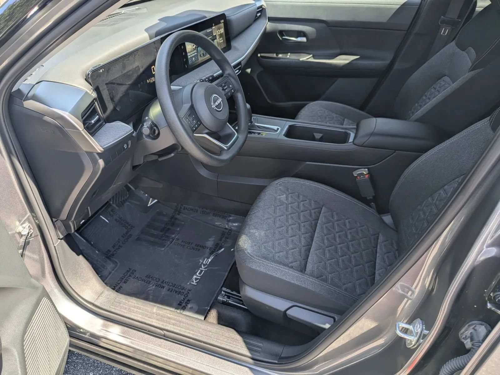 Used 2025 Nissan Kicks SV FWD image 9