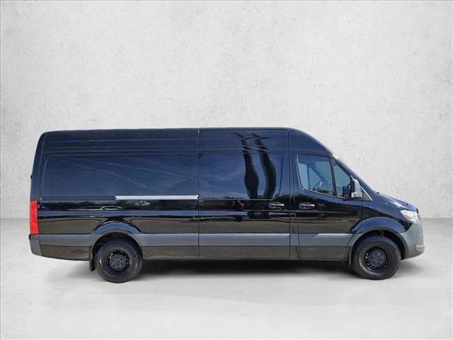 Used 2025 Mercedes-Benz Sprinter 2500 image 4