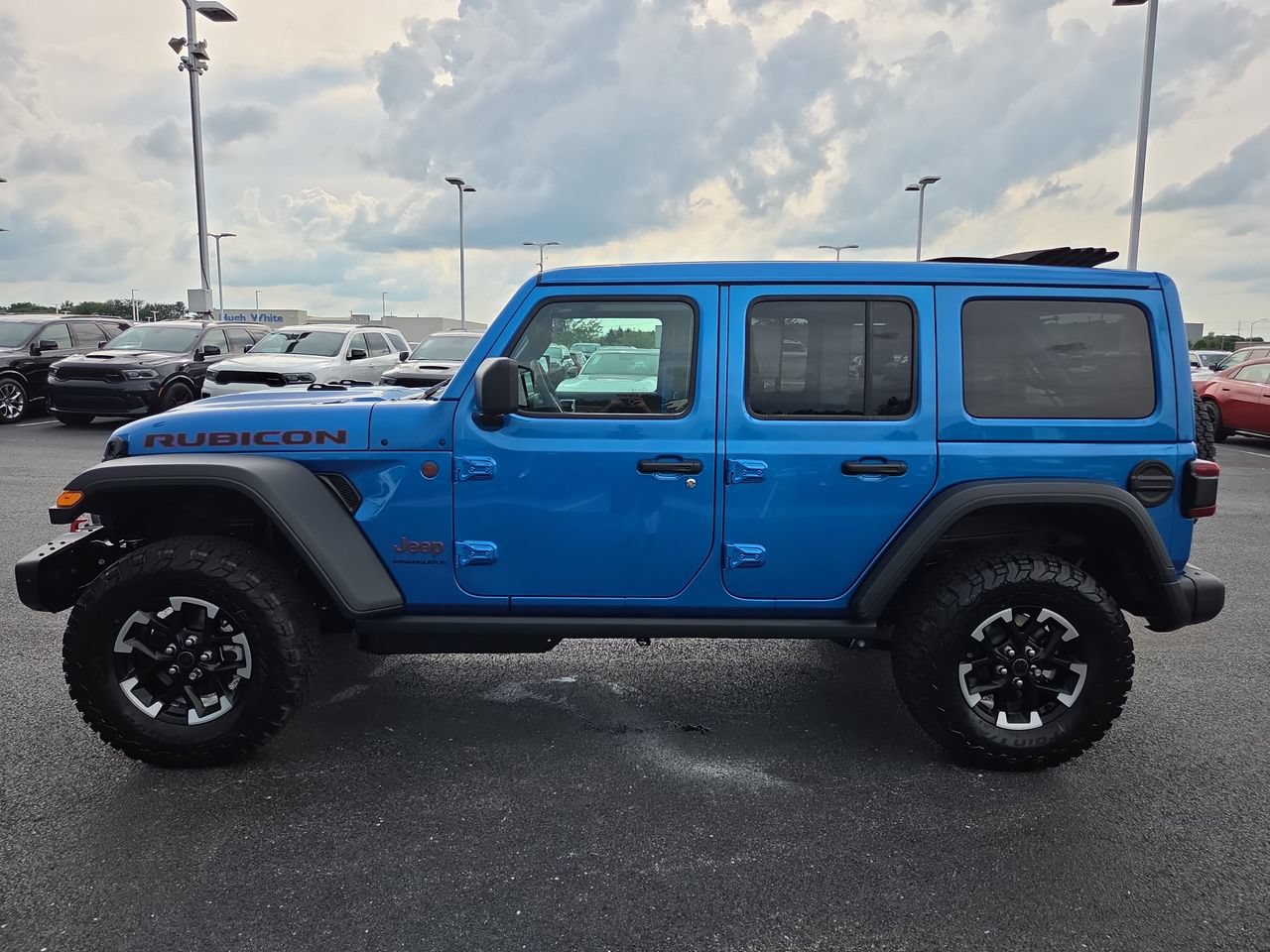 New 2026 Jeep Wrangler Unlimited Rubicon w/ Steel Bumper Group AWD/4WD image 4