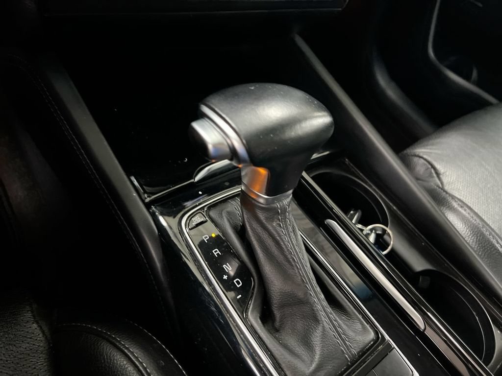 Used 2019 Kia Cadenza Technology FWD image 18