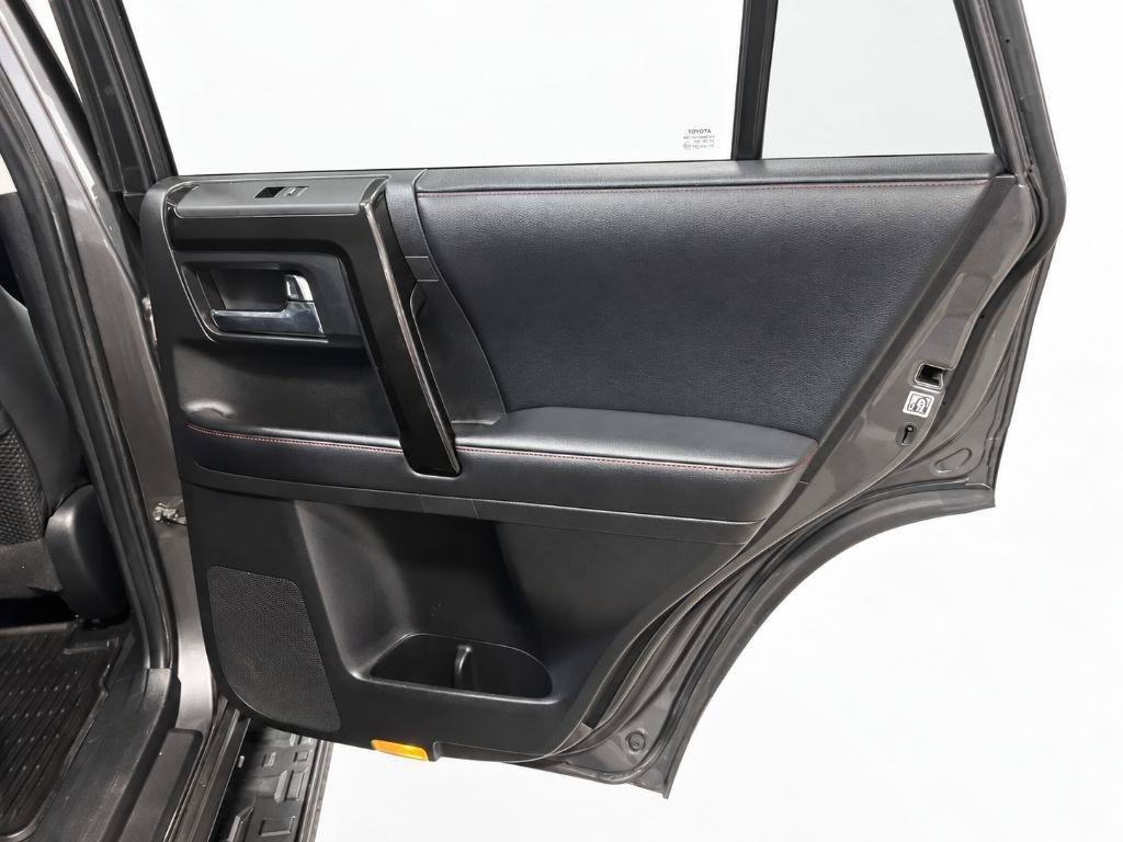 Used 2019 Toyota 4Runner TRD Off-Road AWD/4WD image 15
