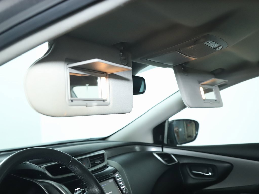 Used 2023 Nissan Murano SV image 19