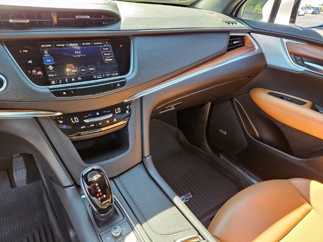 Used 2024 Cadillac XT5 Premium Luxury w/ Technology Package FWD image 21