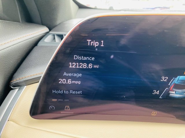 Used 2025 Cadillac XT4 Premium Luxury image 40