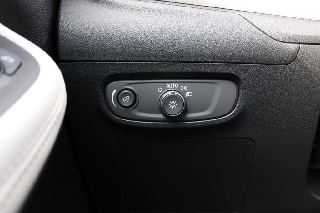 Used 2024 Buick Encore GX Avenir w/ Avenir Convenience Package image 13