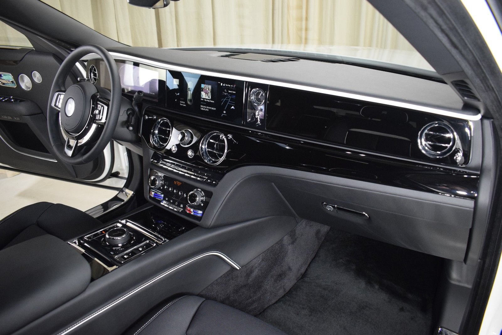 New 2026 Rolls-Royce Ghost Extended Wheelbase AWD/4WD image 26