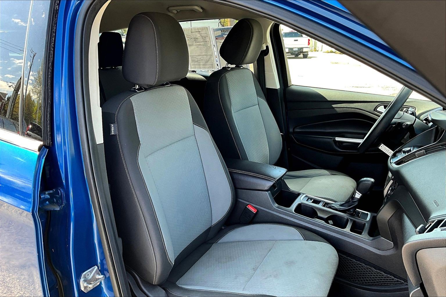 Used 2017 Ford Escape SE w/ Equipment Group 201A image 7