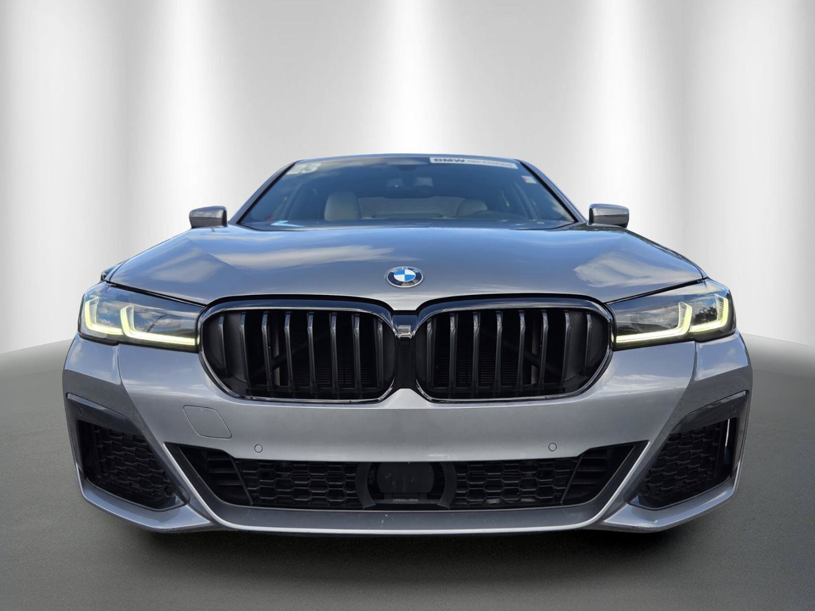 Used 2023 BMW 530i w/ Executive Package RWD image 2