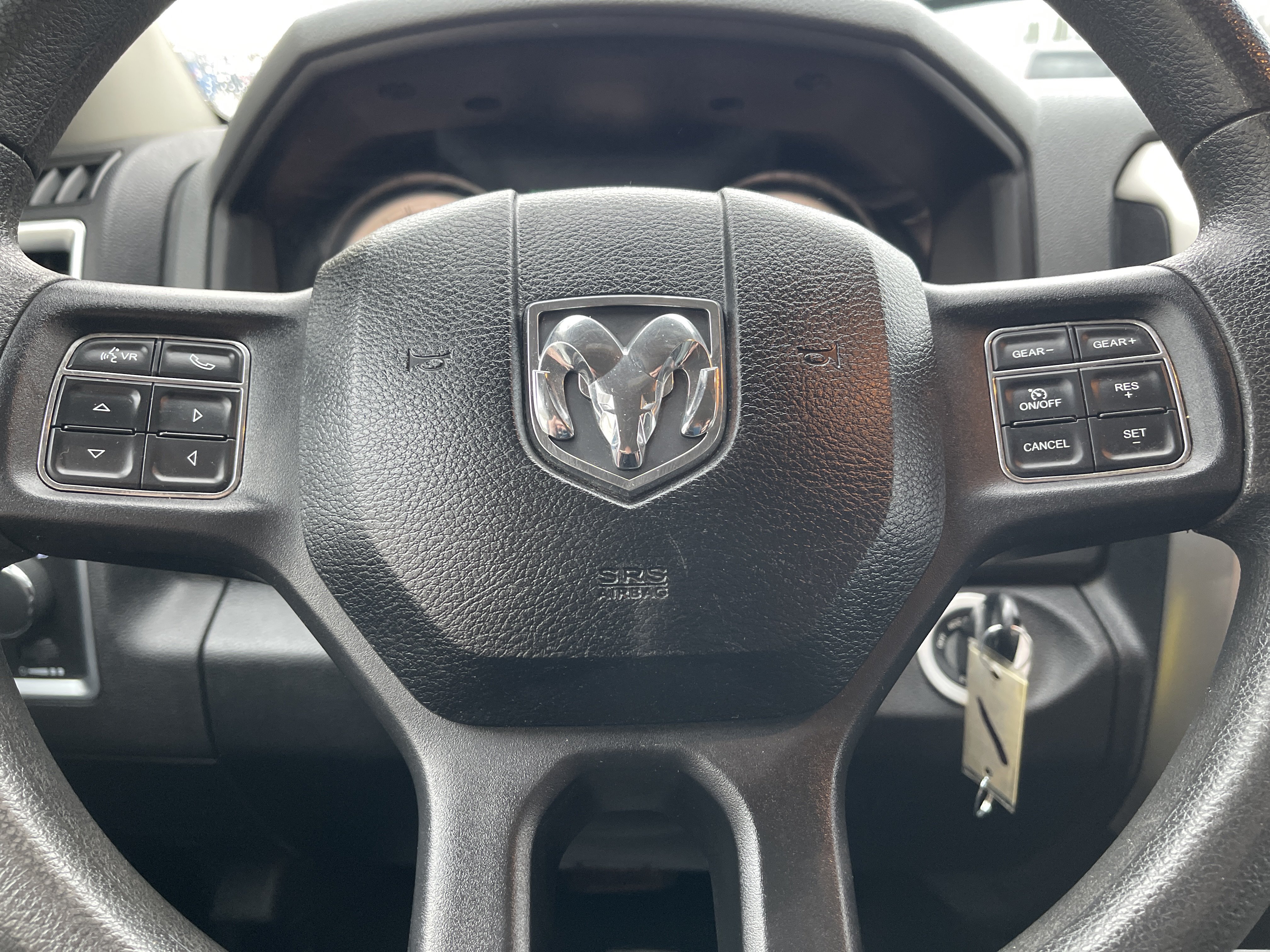 Used 2018 RAM 1500 Classic SLT AWD/4WD image 13