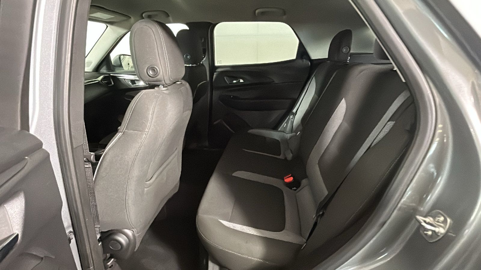 Used 2025 Chevrolet TrailBlazer LT AWD/4WD image 30
