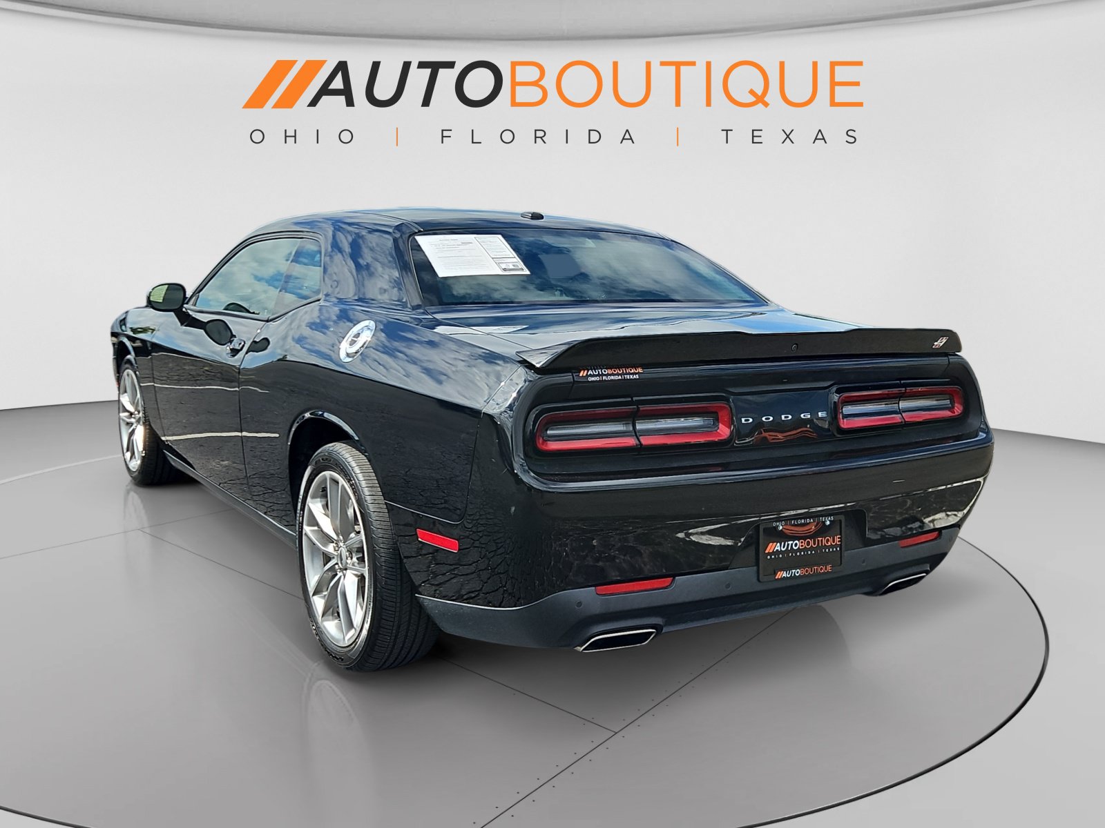 Used 2022 Dodge Challenger GT AWD/4WD image 3
