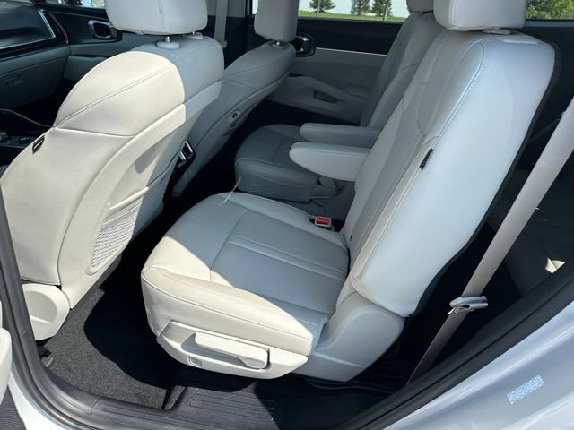 Used 2025 Kia Sorento EX AWD/4WD image 17