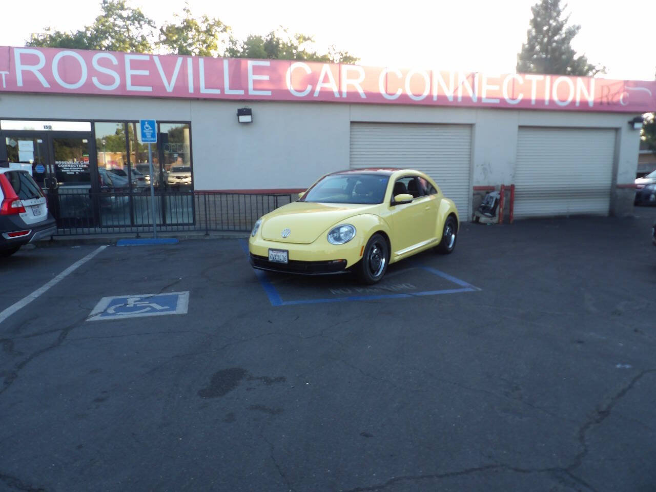 Used 2012 Volkswagen Beetle 2.5 FWD image 1
