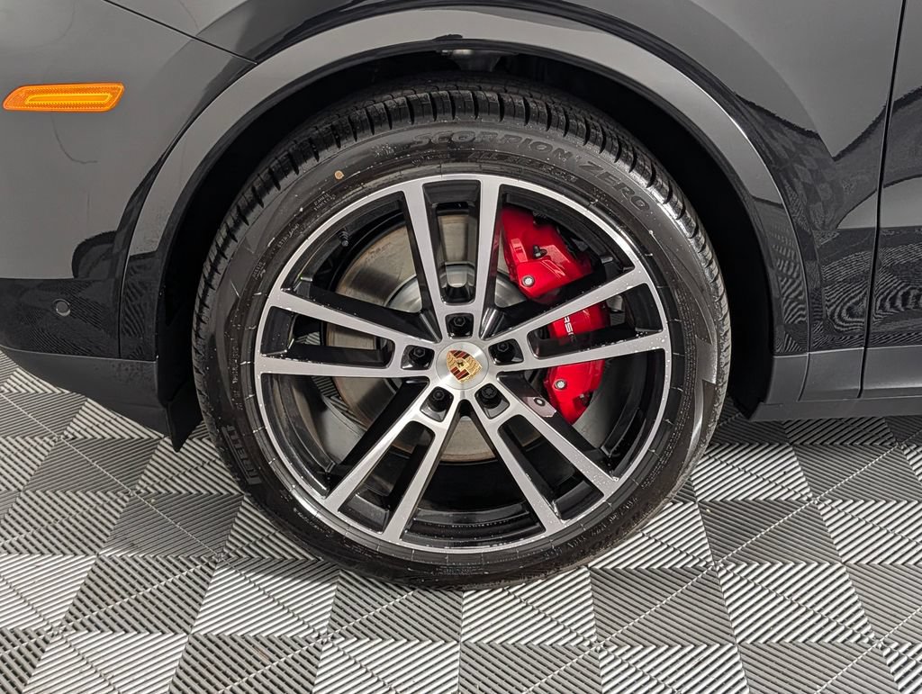 New 2026 Porsche Cayenne S AWD/4WD image 11