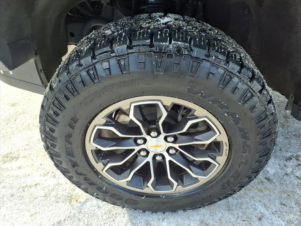 Used 2022 Chevrolet Colorado ZR2 image 10