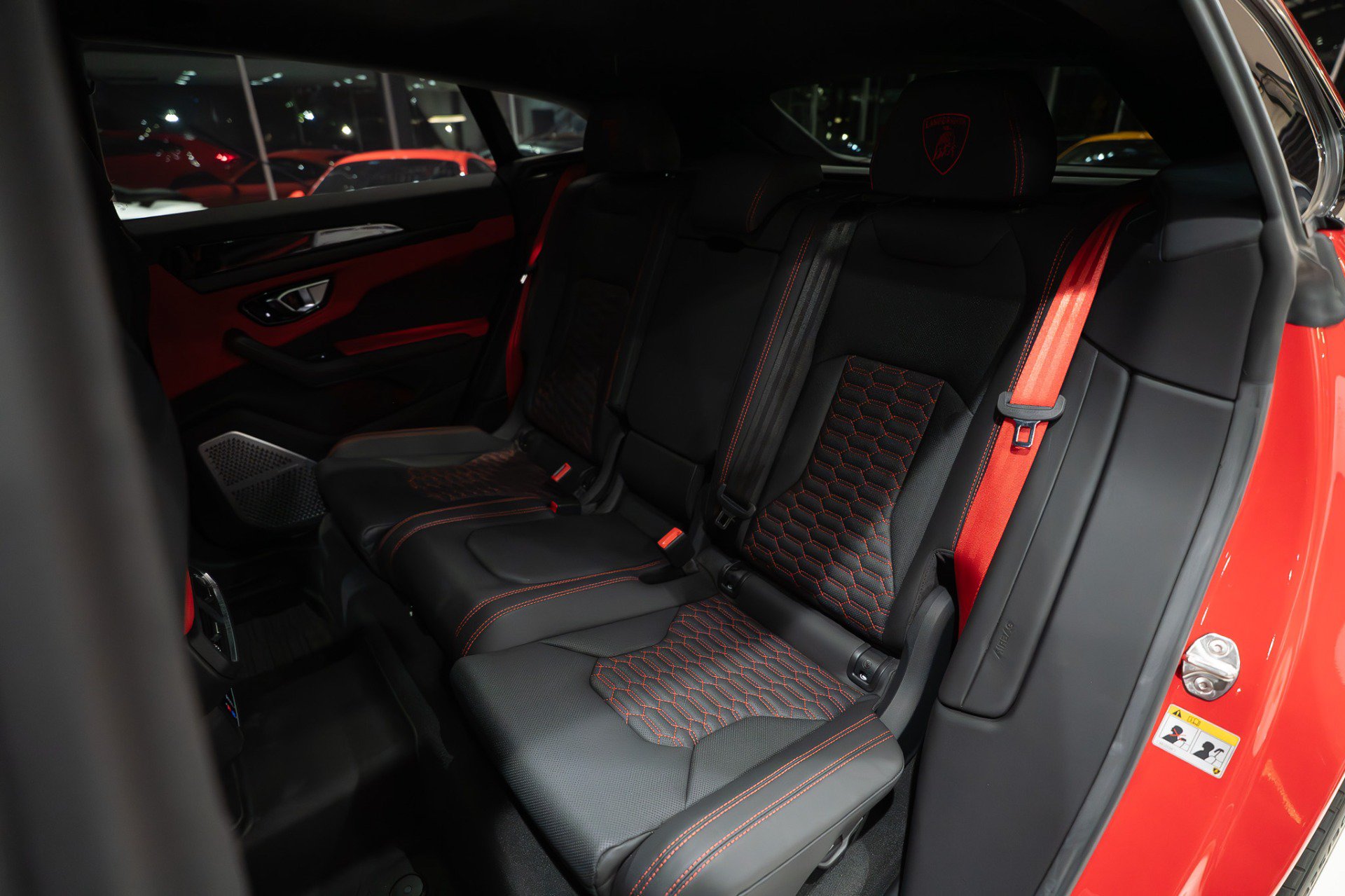 Used 2022 Lamborghini Urus AWD/4WD image 41