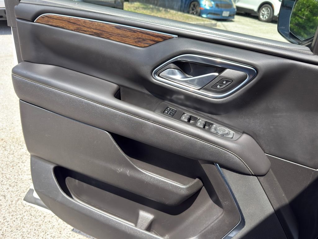 Used 2023 Chevrolet Suburban Premier RWD image 21
