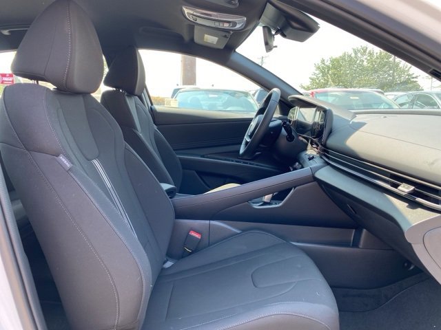 New 2025 Hyundai Elantra SEL image 32