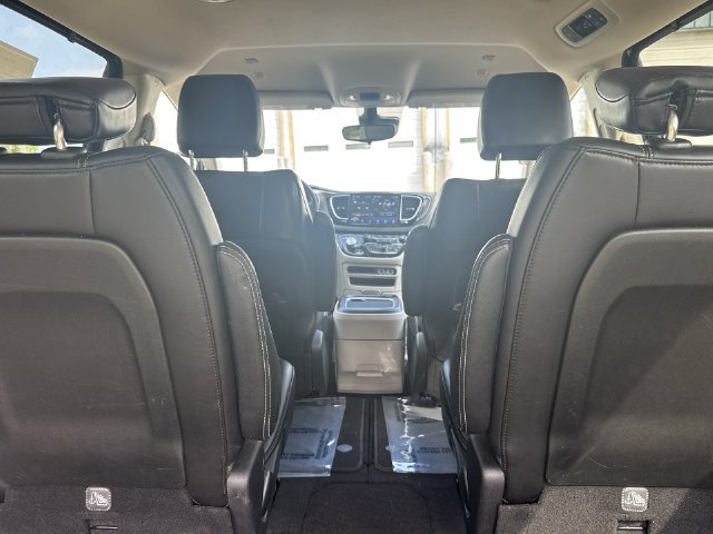 Used 2024 Chrysler Pacifica Touring-L FWD image 20