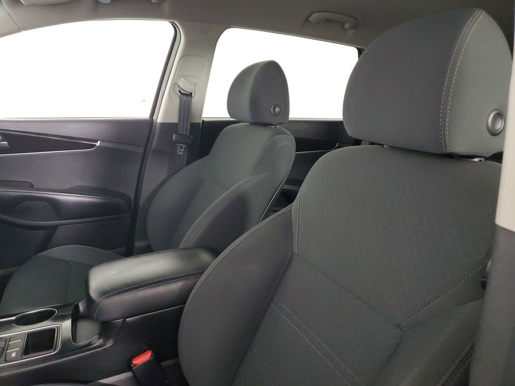 Used 2020 Kia Sorento LX FWD image 18