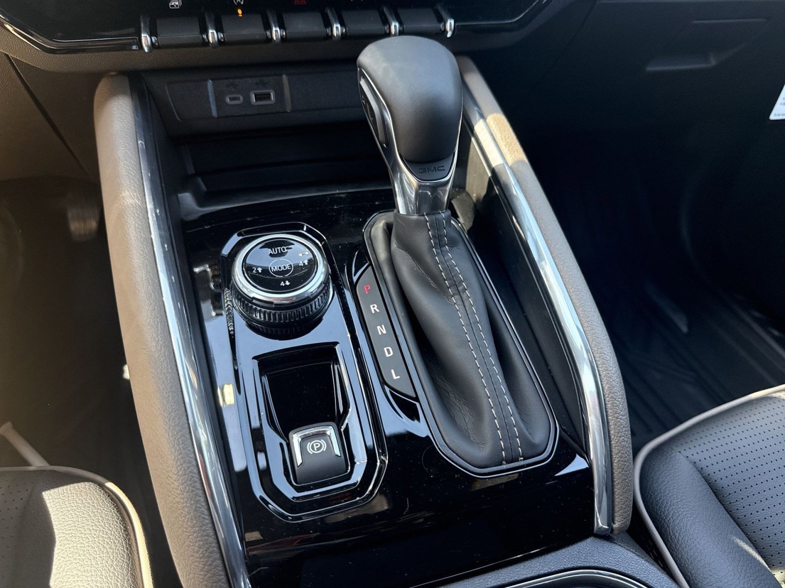 New 2026 GMC Canyon Denali AWD/4WD image 16