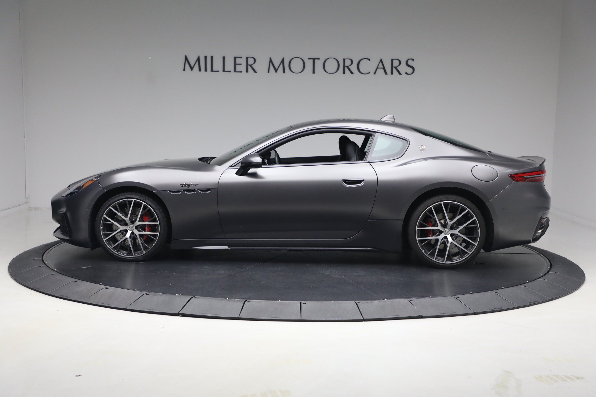 Certified 2024 Maserati GranTurismo Trofeo AWD/4WD image 3