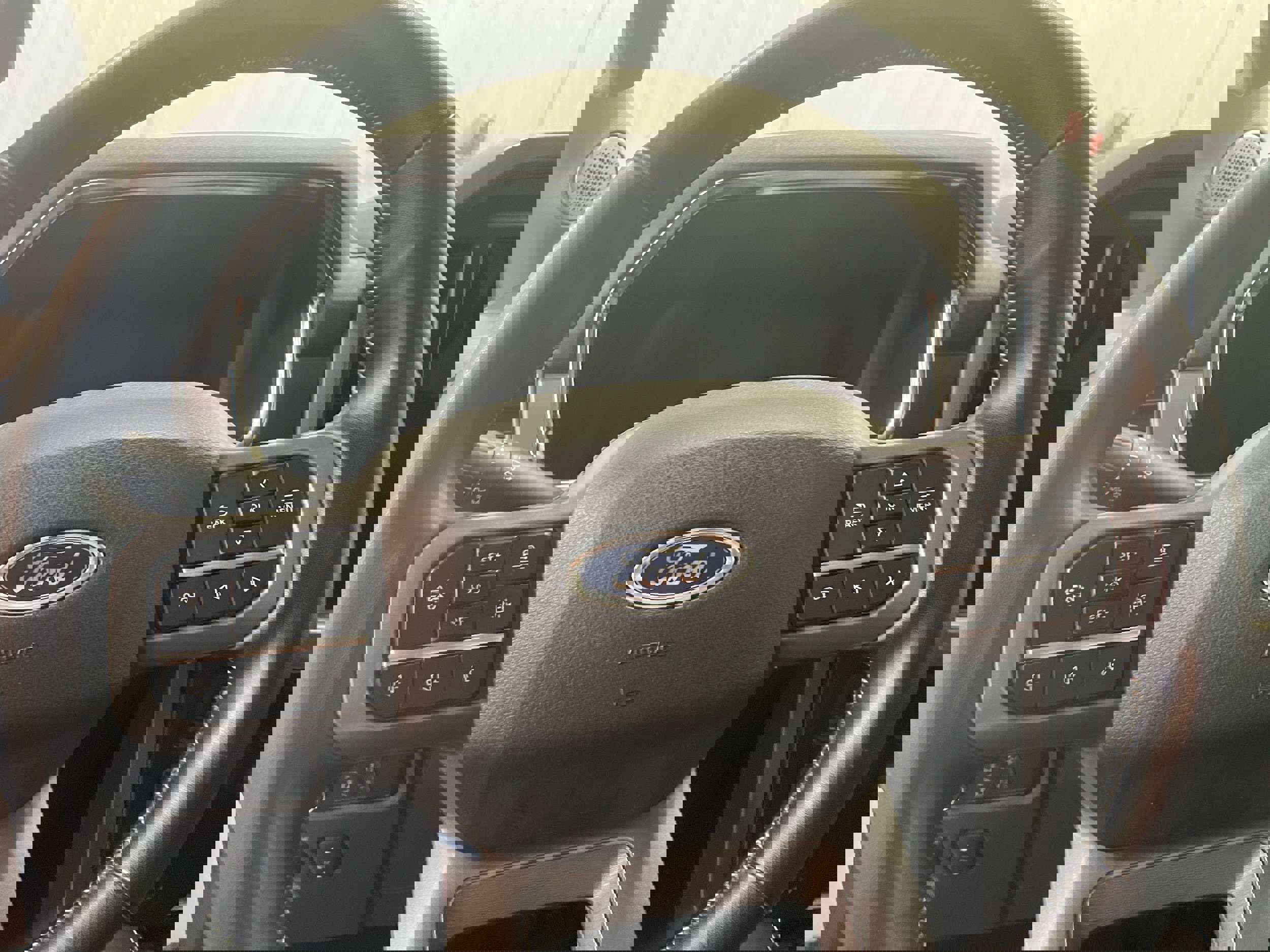 Used 2022 Ford F150 Lariat w/ Equipment Group 502A High image 16