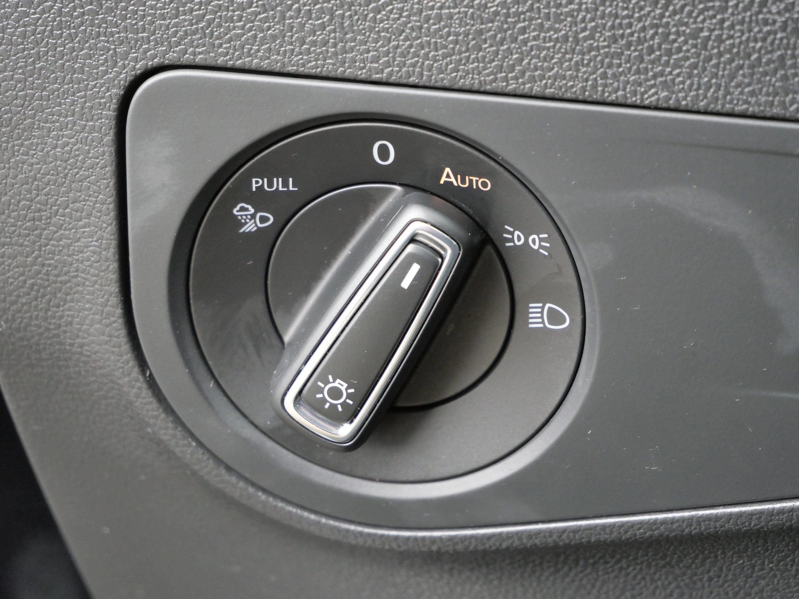 Used 2023 Volkswagen Tiguan SEL R-Line image 22