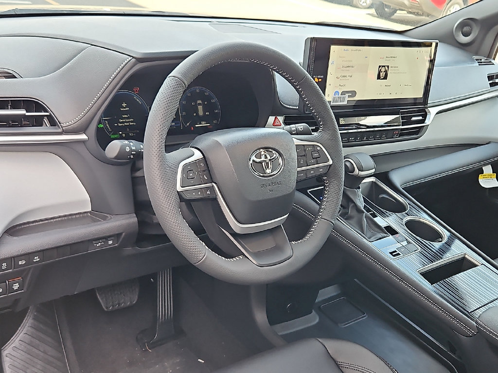 New 2026 Toyota Sienna XSE AWD/4WD image 18