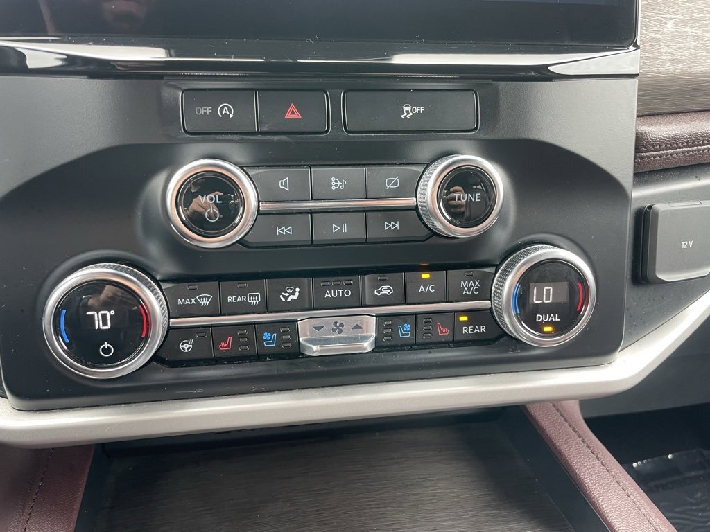 Used 2024 Ford Expedition Max Limited image 12