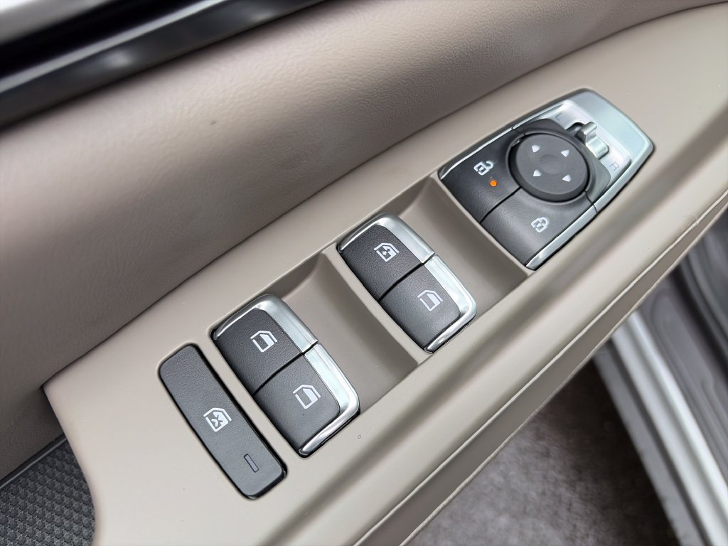 New 2027 Kia Carnival FWD image 17
