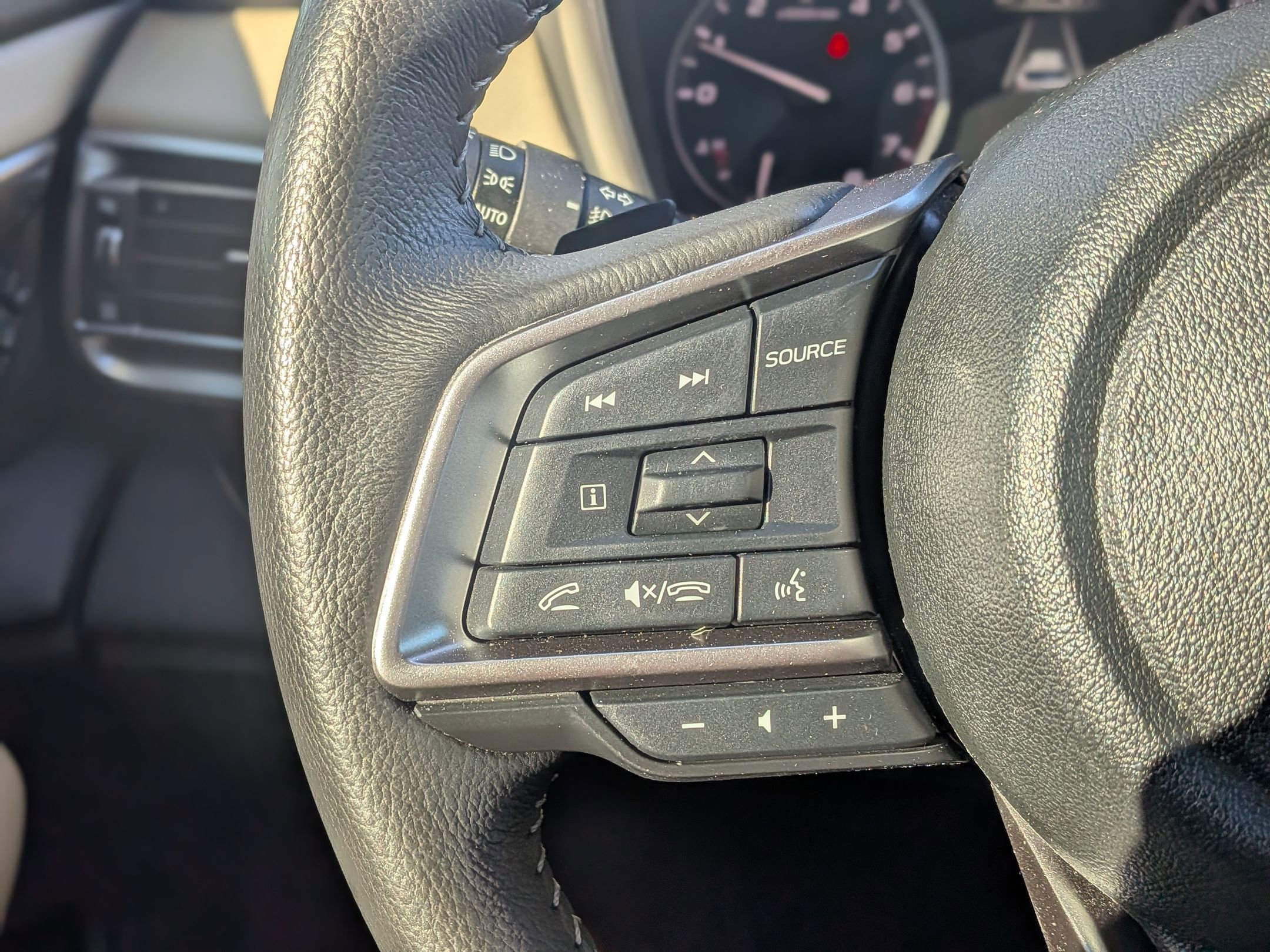 Used 2025 Subaru Outback Limited image 21