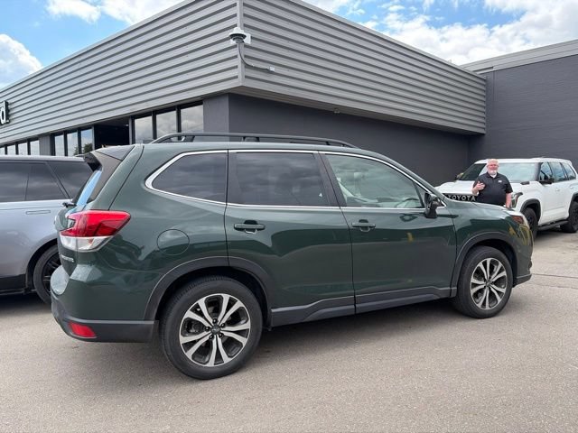 Used 2024 Subaru Forester Limited AWD/4WD image 3