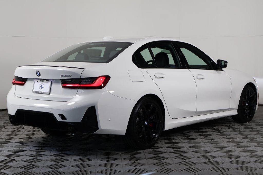 New 2026 BMW 330i Sedan w/ M Sport Package image 2