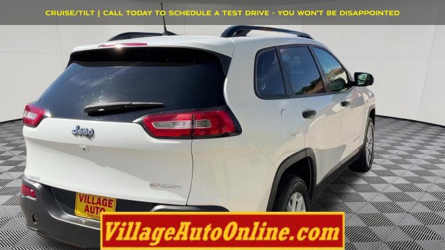 Used 2017 Jeep Cherokee Sport w/ Cold Weather Group FWD image 4