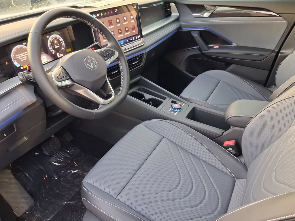 New 2026 Volkswagen Tiguan SE FWD image 7