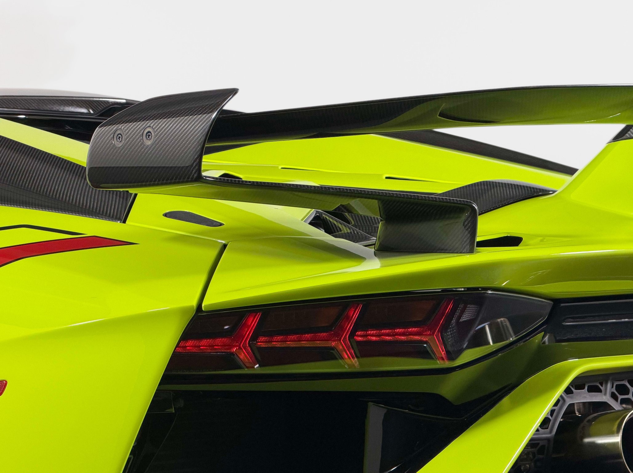 Used 2020 Lamborghini Aventador SVJ AWD/4WD image 17
