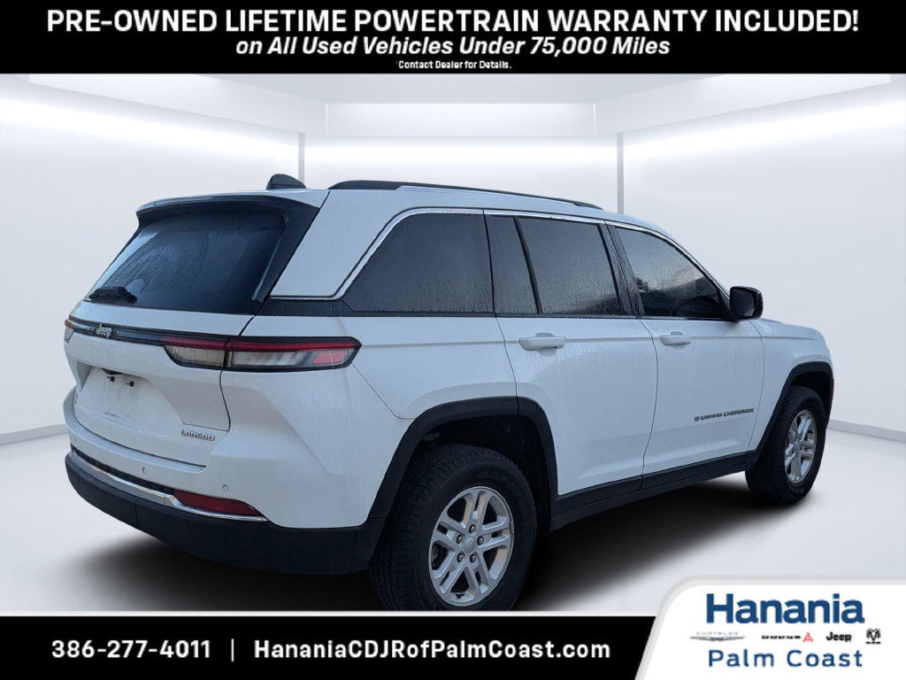 Used 2023 Jeep Grand Cherokee Laredo RWD image 3