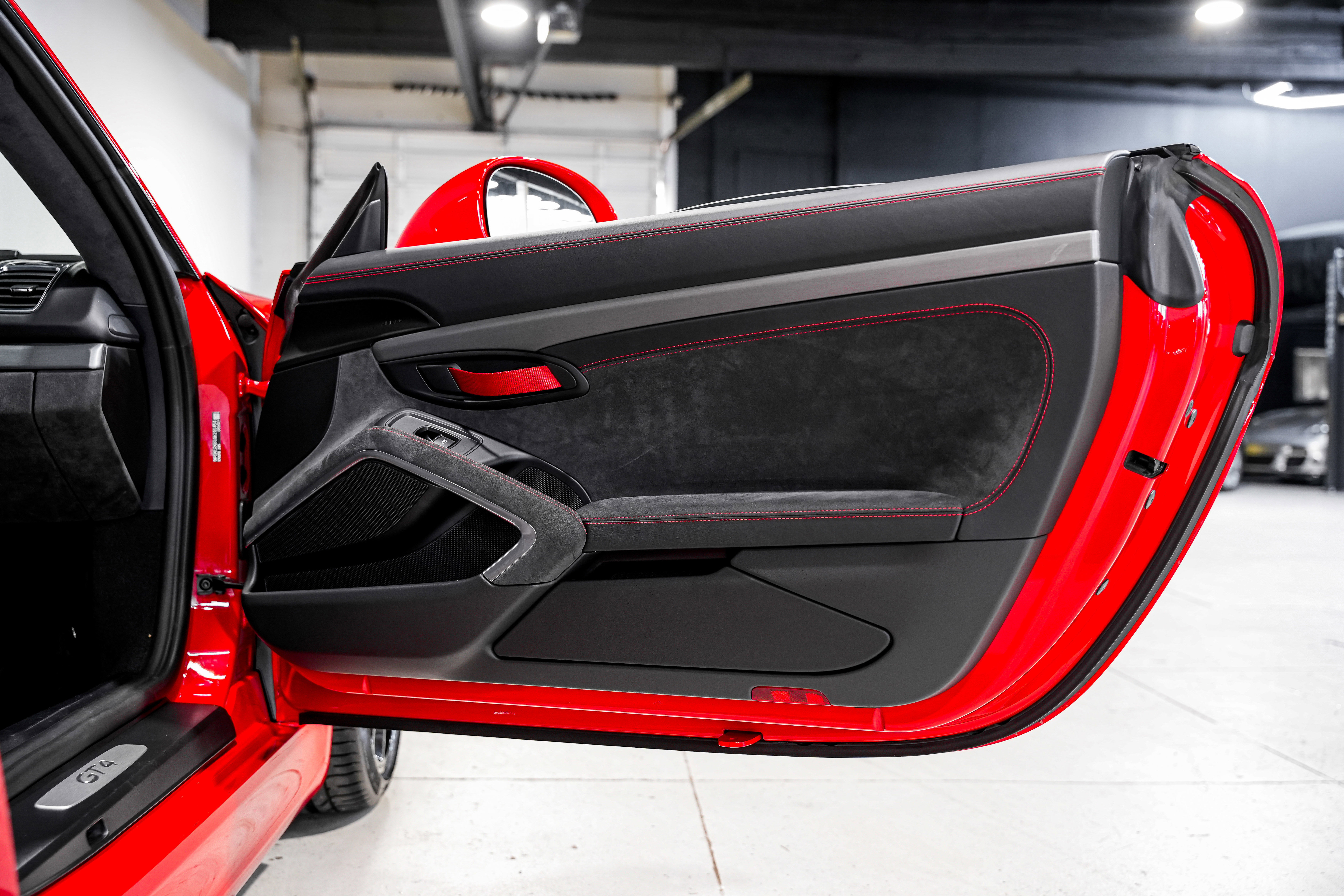 Used 2016 Porsche Cayman GT4 image 23