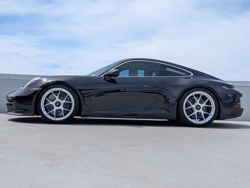 Certified 2024 Porsche 911 GT3 RS RWD image 2