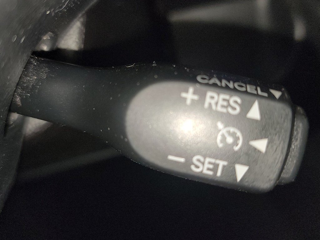Used 2015 Toyota Camry XLE w/ Moonroof Package FWD image 18