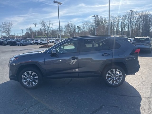 Used 2025 Toyota RAV4 XLE Premium image 4