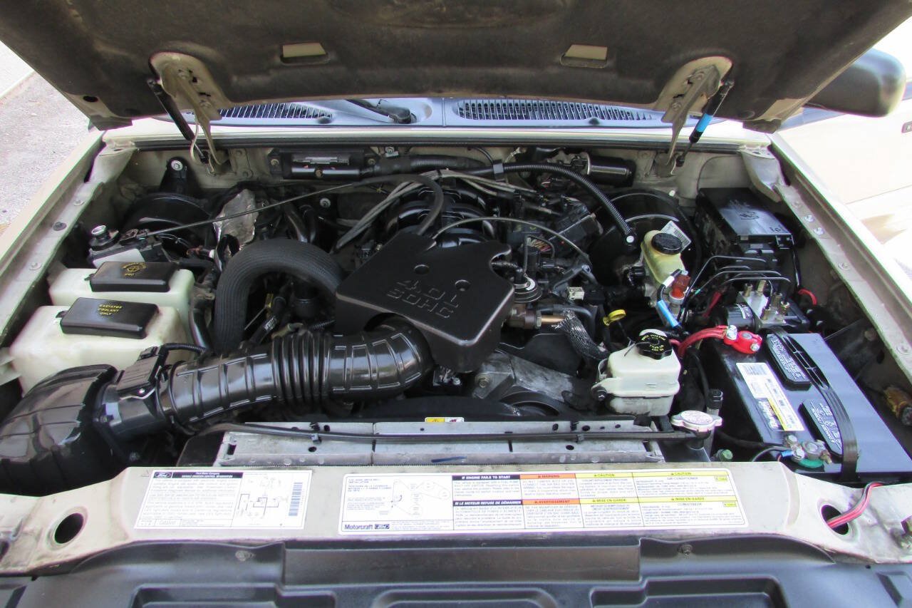 Used 2001 Ford Explorer Sport Trac 2WD image 29